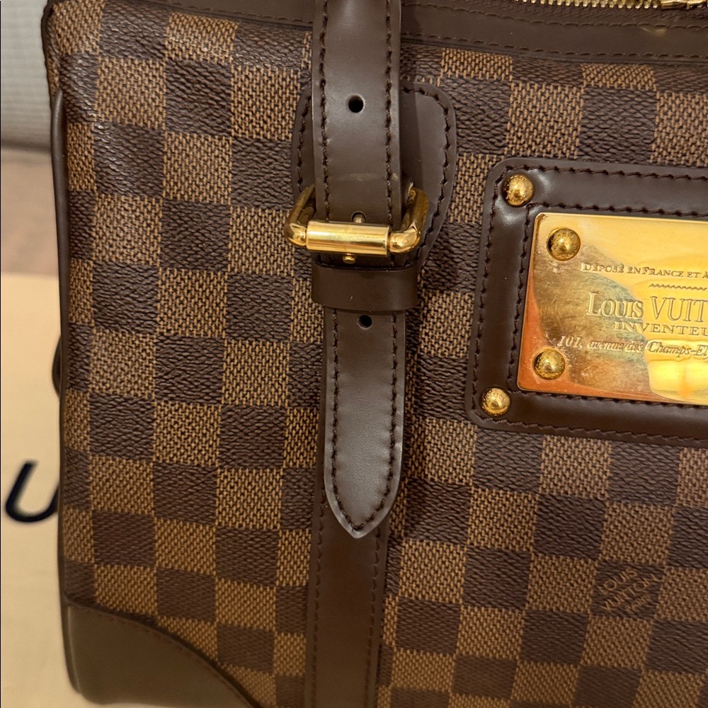 Authentic Berkeley Damier Ebene bag - image 5